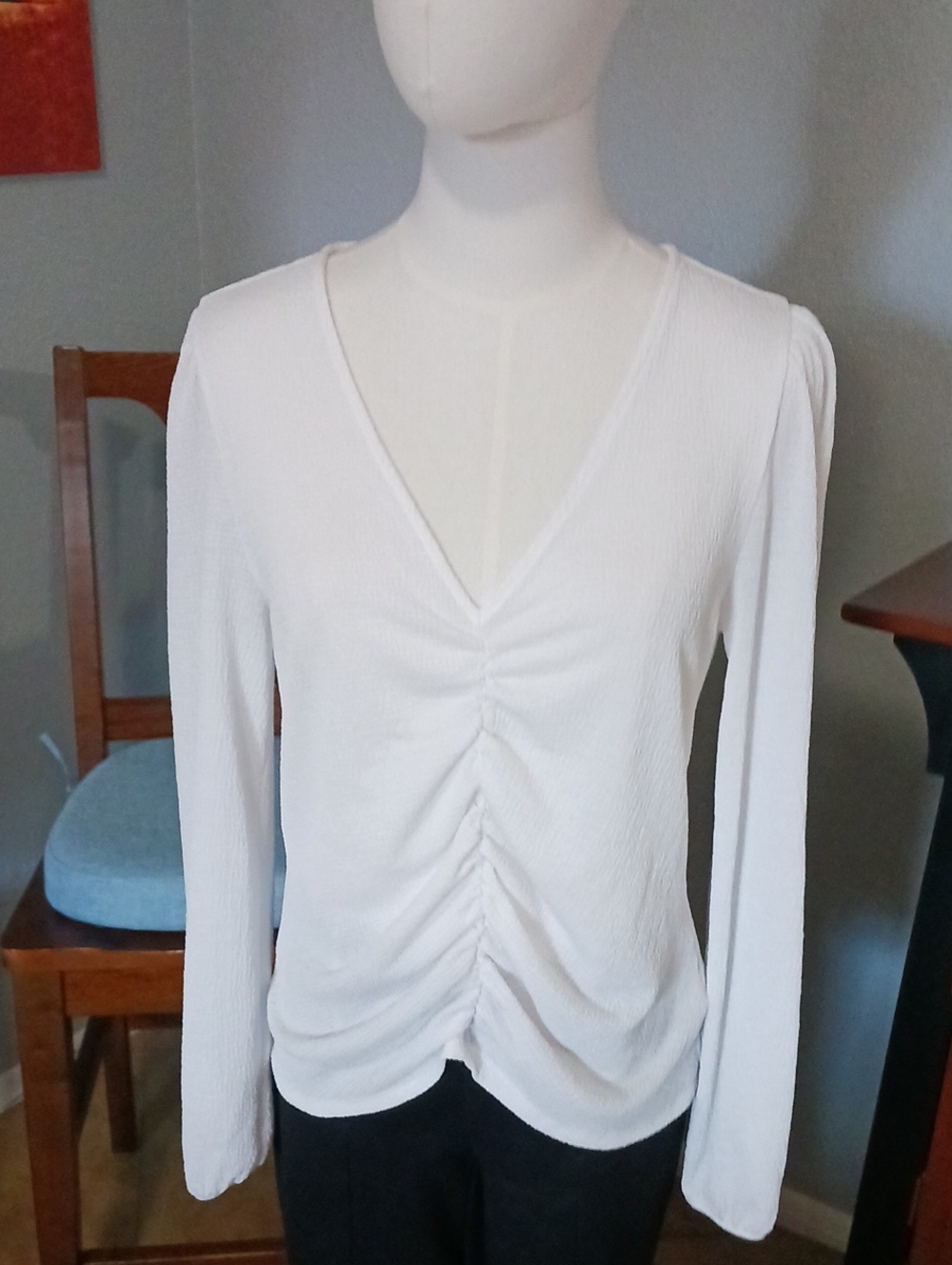 Express Beautiful White Ruched V-Neck Long Sleeve Top